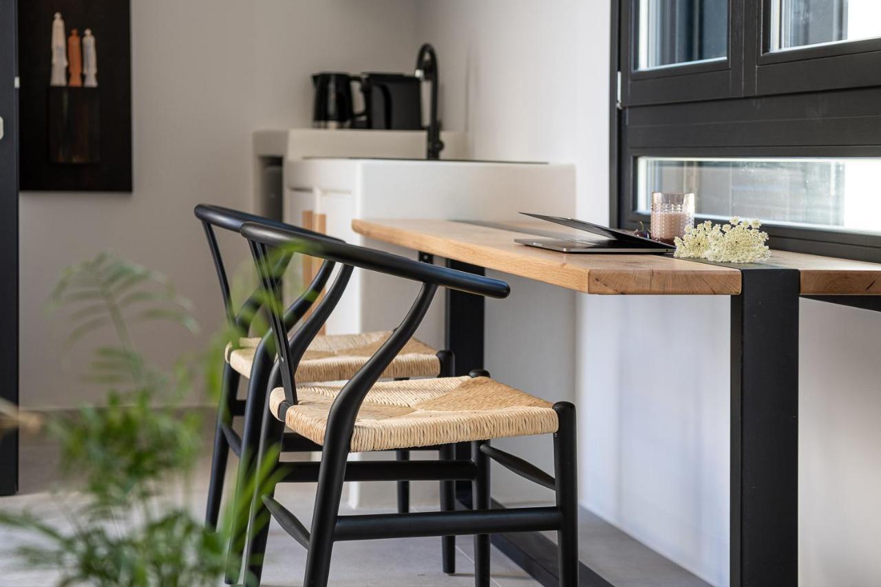 Athina Milos Suites Adámas Extérieur photo