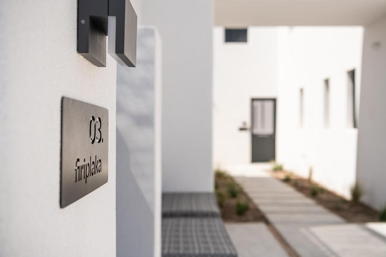 Athina Milos Suites Adámas Extérieur photo
